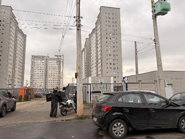 Vende-se em Guarulhos-SP  apto, 89.66 de área total, 44.18 de área privativa,  2_qto(s), a.serv, WC, 1_sala(s), cozinha, 1_vaga(s) de garagem.