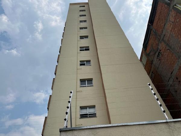Vende-se em Embu Das Artes-SP  apto, 111.11 de área total, 50.73 de área privativa,  2_qto(s), a.serv, WC, 1_sala(s), cozinha, 1_vaga(s) de garagem.