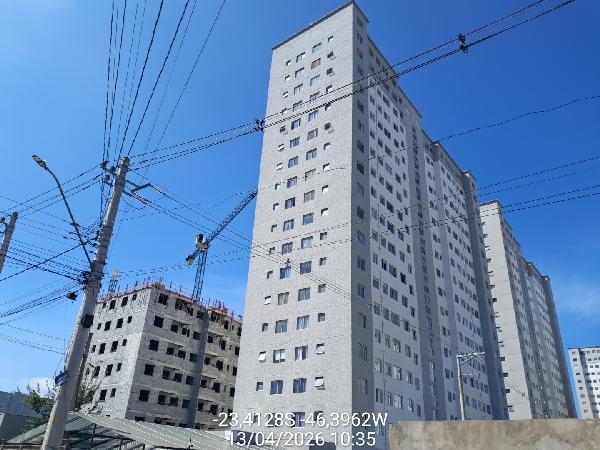 Vende-se em Guarulhos-SP  apto, 55.83 de área total, 44.17 de área privativa,  2_qto(s), a.serv, WC, 1_sala(s), cozinha.