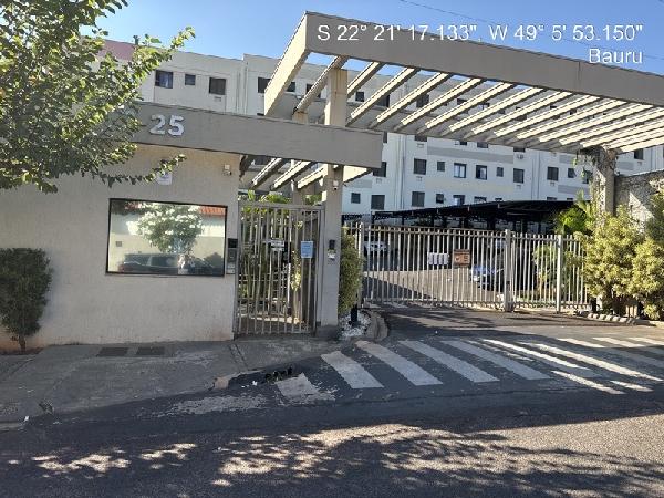 Vende-se em Bauru-SP  apto, 82.13 de área total, 43.06 de área privativa,  2_qto(s), WC, 1_sala(s), cozinha, 1_vaga(s) de garagem.