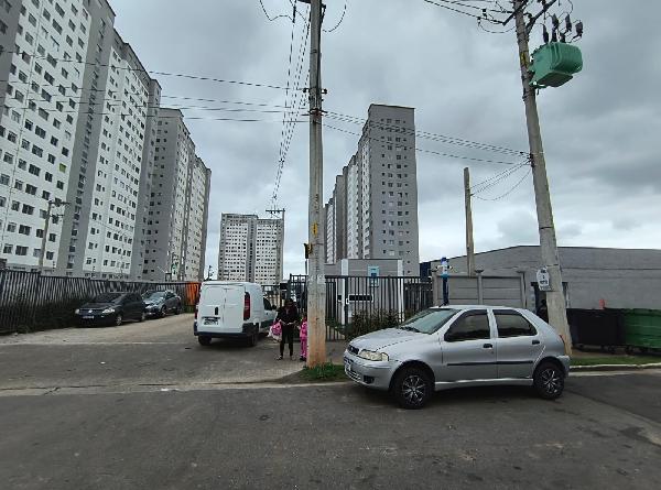 Vende-se em Guarulhos-SP  apto, 53.19 de área total, 42.10 de área privativa,  2_qto(s), WC, 1_sala(s), cozinha, 1_vaga(s) de garagem.