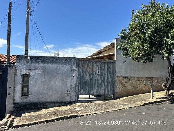 Vende-se em Marilia-SP  Casa, 90.00 de área total, 90.00 de área privativa, 300.00 de área do terreno,  3_qto(s), a.serv, WC, 1_sala(s), cozinha.