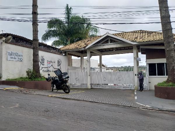 Vende-se em Cotia-SP  Casa, 90.02 de área total, 56.25 de área privativa, 134.46 de área do terreno,  2_qto(s), a.serv, WC, 1_sala(s), cozinha, 1_vaga(s) de garagem.