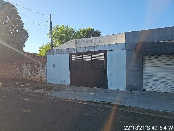 Vende-se em Bauru-SP  Casa, 53.90 de área total, 53.90 de área privativa, 180.00 de área do terreno,  2_qto(s), a.serv, WC, 1_sala(s), cozinha.