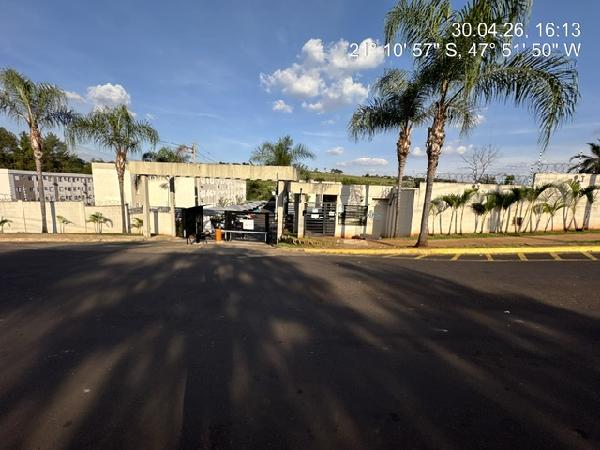 Vende-se em Ribeirao Preto-SP  apto, 93.07 de área total, 42.80 de área privativa,  2_qto(s), a.serv, WC, 1_sala(s), cozinha, 1_vaga(s) de garagem.