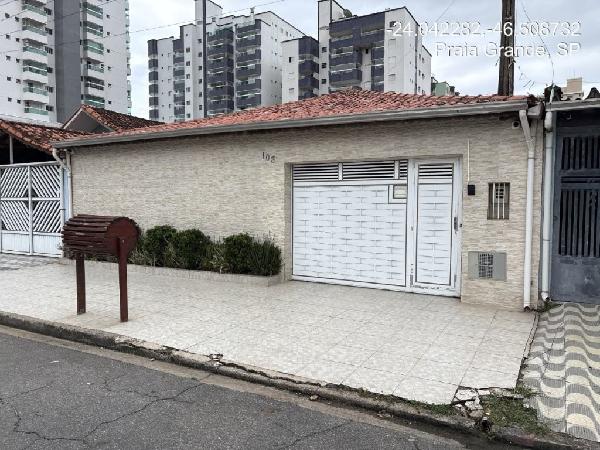 Vende-se em Praia Grande-SP  Casa, 161.20 de área total, 161.20 de área privativa, 265.00 de área do terreno,  3_qto(s), a.serv, WC, WC Emp, 1_sala(s), cozinha.