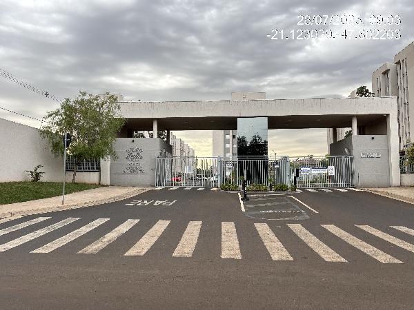 Vende-se em Ribeirao Preto-SP  apto, 117.57 de área total, 47.85 de área privativa,  2_qto(s), WC, 1_sala(s), cozinha, 1_vaga(s) de garagem.