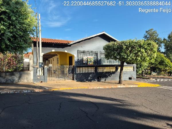 Vende-se em Regente Feijo-SP  Casa, 209.85 de área total, 209.85 de área privativa, 291.60 de área do terreno,  3_qto(s), a.serv, WC, 2_sala(s), cozinha, 1_vaga(s) de garagem.