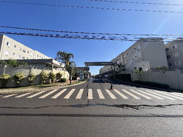 Vende-se em Ribeirao Preto-SP  apto, 89.45 de área total, 43.06 de área privativa,  2_qto(s), 1_sala(s), cozinha.