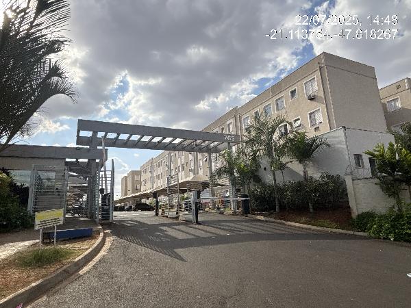 Vende-se em Ribeirao Preto-SP  apto, 89.45 de área total, 43.06 de área privativa,  2_qto(s), WC, 1_sala(s), cozinha.
