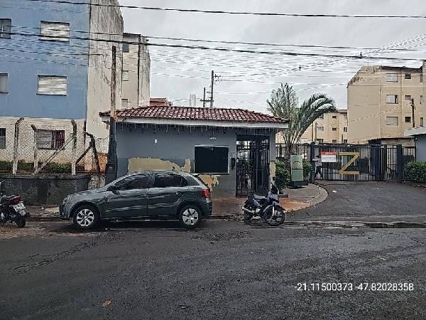 Vende-se em Ribeirao Preto-SP  apto, 886.41 de área total, 50.42 de área privativa,  2_qto(s), a.serv, WC, 1_sala(s), cozinha, 1_vaga(s) de garagem.