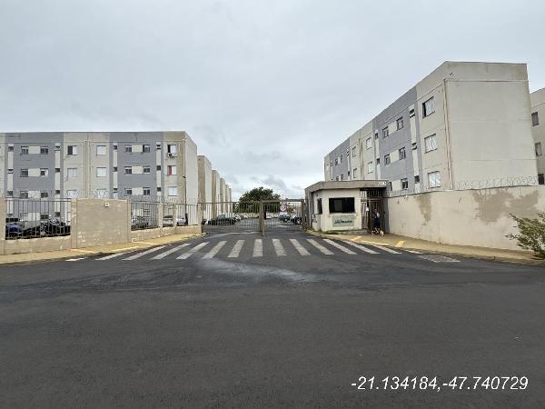 Vende-se em Ribeirao Preto-SP  apto, 85.47 de área total, 39.21 de área privativa,  2_qto(s), a.serv, WC, 1_sala(s), cozinha, 1_vaga(s) de garagem.