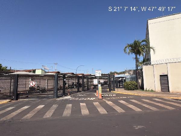 Vende-se em Ribeirao Preto-SP  apto, 88.42 de área total, 40.71 de área privativa,  2_qto(s), WC, 1_sala(s), cozinha, 1_vaga(s) de garagem.