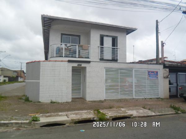 Vende-se em Praia Grande-SP  Casa, 59.55 de área total, 51.98 de área privativa, 59.55 de área do terreno,  2_qto(s), WC, 1_sala(s), 1 lavabo(s), cozinha, 1_vaga(s) de garagem.