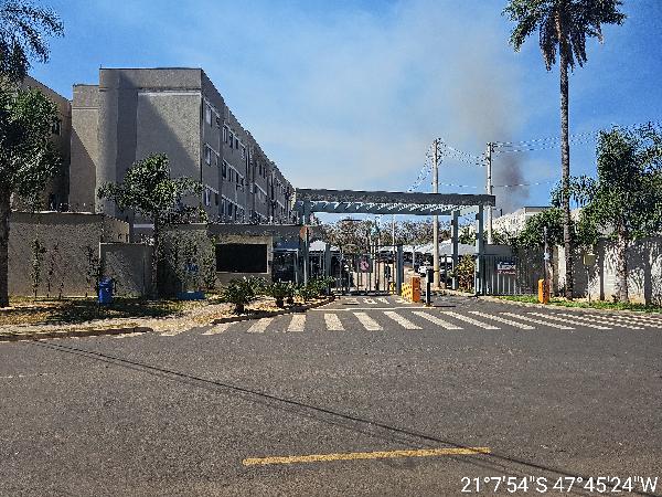 Vende-se em Ribeirao Preto-SP  apto, 108.39 de área total, 43.06 de área privativa,  2_qto(s), WC, 1_sala(s), cozinha, 1_vaga(s) de garagem.