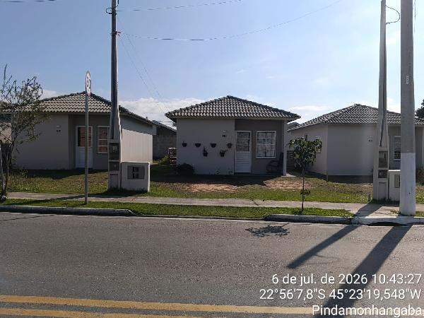 Vende-se em Pindamonhangaba-SP  Casa, 43.85 de área total, 43.85 de área privativa, 175.20 de área do terreno,  2_qto(s), a.serv, WC, 1_sala(s), cozinha, 1_vaga(s) de garagem.