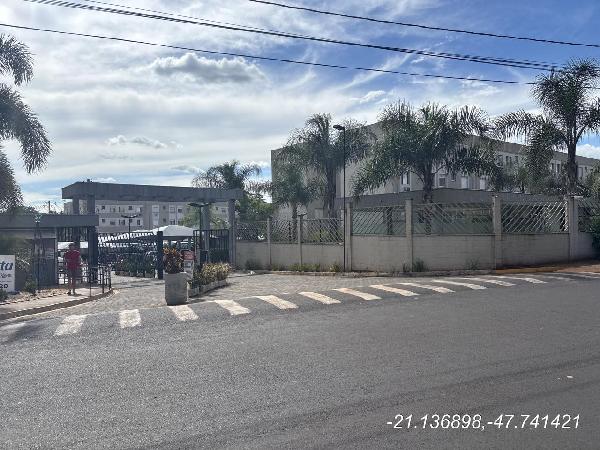 Vende-se em Ribeirao Preto-SP  apto, 101.48 de área total, 43.06 de área privativa,  2_qto(s), a.serv, WC, 1_sala(s), cozinha, 1_vaga(s) de garagem.