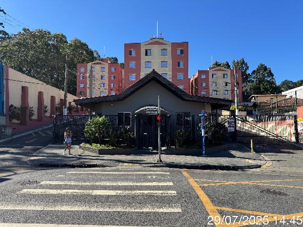 Vende-se em Sao Bernardo Do Campo-SP  apto, 70.09 de área total, 42.57 de área privativa,  2_qto(s), a.serv, WC, 1_sala(s), cozinha, 1_vaga(s) de garagem.