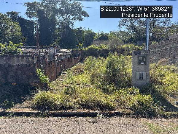 Vende-se em Presidente Prudente-SP  Terreno, 126.00 de área do terreno.