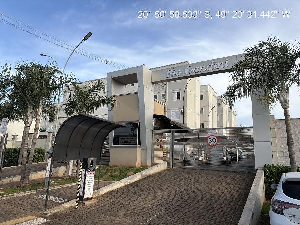 Vende-se em Sao Jose Do Rio Preto-SP  apto, 89.13 de área total, 39.30 de área privativa,  2_qto(s), WC, 1_sala(s), cozinha, 1_vaga(s) de garagem.