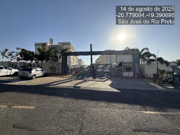 Vende-se em Sao Jose Do Rio Preto-SP  apto, 97.71 de área total, 43.38 de área privativa,  2_qto(s), a.serv, WC, 1_sala(s), cozinha, 1_vaga(s) de garagem.