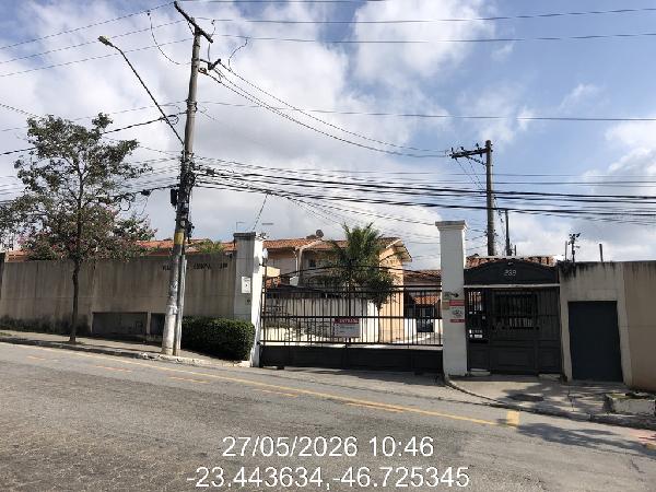 Vende-se em Sao Paulo-SP  Casa, 139.86 de área total, 70.64 de área privativa, 113.12 de área do terreno,  3_qto(s), a.serv, WC, 1_sala(s), 1 lavabo(s), cozinha, 1_vaga(s) de garagem.