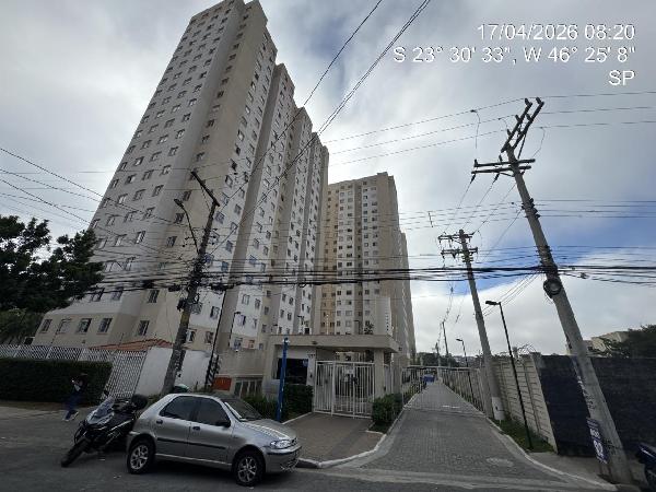 Vende-se em Sao Paulo-SP  apto, 46.82 de área total, 3275.55 de área privativa,  2_qto(s), WC, 1_sala(s), cozinha.