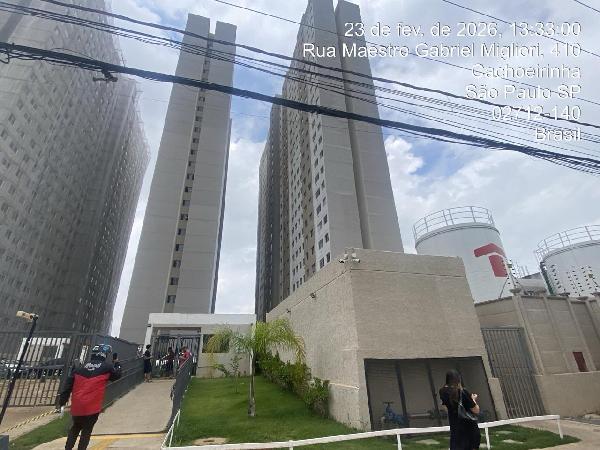 Vende-se em Sao Paulo-SP  apto, 50.63 de área total, 33.23 de área privativa,  2_qto(s), a.serv, WC, 1_sala(s), cozinha.