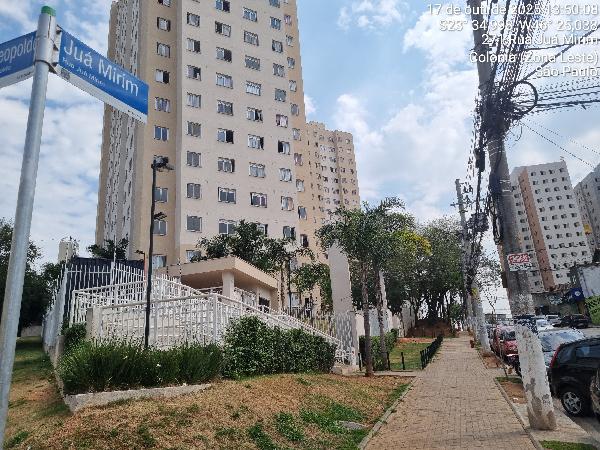 Vende-se em Sao Paulo-SP  apto, 48.08 de área total, 32.75 de área privativa,  2_qto(s), a.serv, WC, 1_sala(s), cozinha.