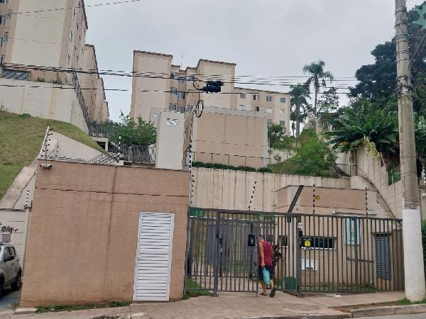 Vende-se em Sao Paulo-SP  apto, 78.07 de área total, 38.69 de área privativa,  2_qto(s), a.serv, WC, 1_sala(s), cozinha.