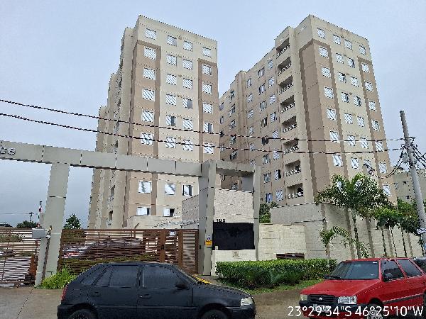 Vende-se em Sao Paulo-SP  apto, 49.90 de área total, 32.73 de área privativa,  2_qto(s), WC, 1_sala(s), cozinha.