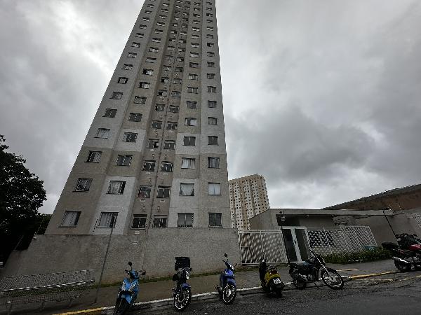 Vende-se em Sao Paulo-SP  apto, 49.83 de área total, 35.27 de área privativa,  2_qto(s), a.serv, WC, 1_sala(s), cozinha.
