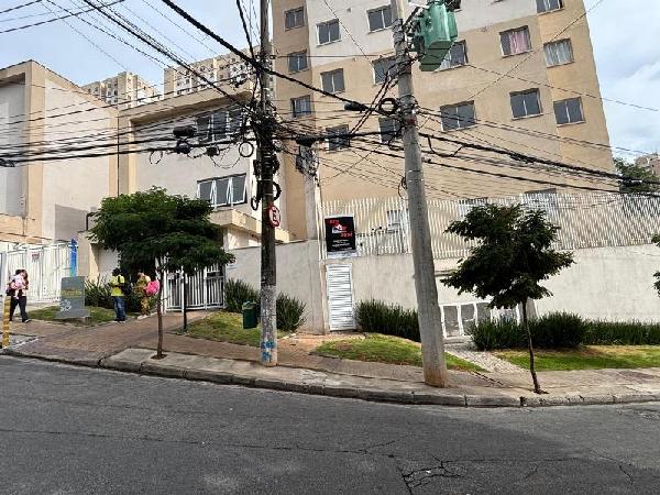 Vende-se em Sao Paulo-SP  apto, 49.45 de área total, 32.39 de área privativa,  2_qto(s), WC, 1_sala(s), cozinha.