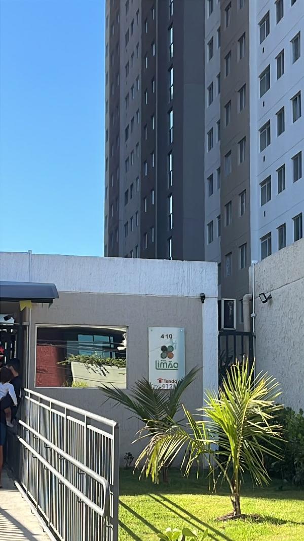 Vende-se em Sao Paulo-SP  apto, 50.11 de área total, 32.89 de área privativa,  2_qto(s), a.serv, WC, 1_sala(s), cozinha.