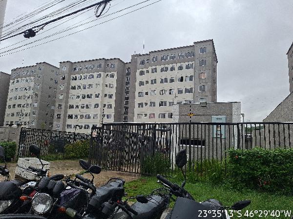 Vende-se em Sao Paulo-SP  apto, 76.49 de área total, 40.20 de área privativa,  1_qto(s), a.serv, WC, 1_sala(s), cozinha, 1_vaga(s) de garagem.