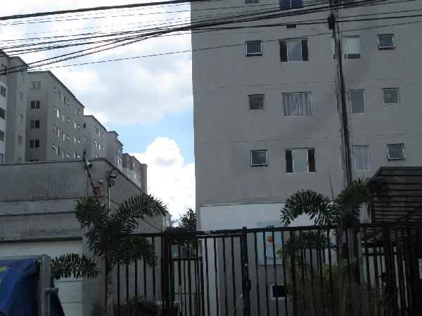 Vende-se em Sao Paulo-SP  apto, 61.70 de área total, 41.56 de área privativa,  2_qto(s), a.serv, WC, 1_sala(s), cozinha.