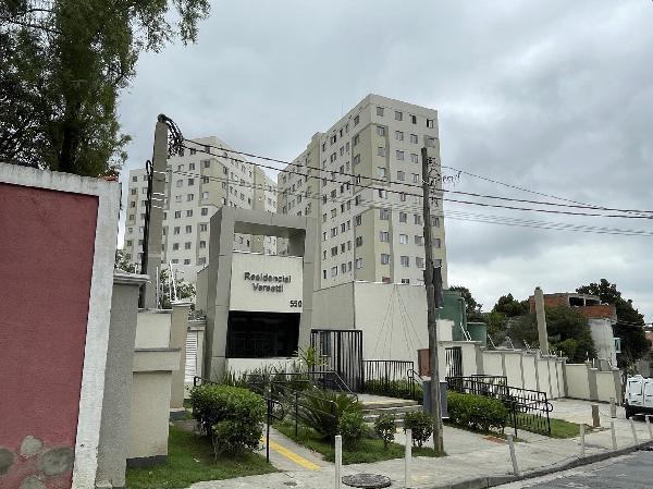 Vende-se em Sao Paulo-SP  apto, 61.72 de área total, 34.72 de área privativa,  2_qto(s), a.serv, WC, 1_sala(s), cozinha.