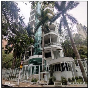 Vende-se em Sao Paulo-SP  apto, 210.00 de área privativa, 3_vaga(s) de garagem.