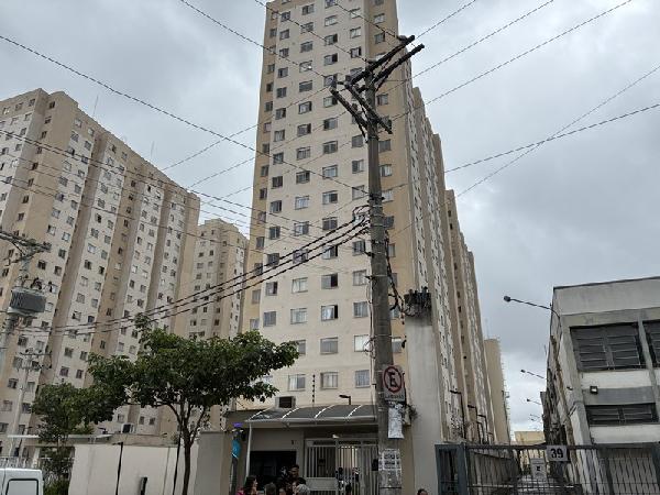 Vende-se em Sao Paulo-SP  apto, 46.05 de área total, 32.36 de área privativa,  2_qto(s), WC, 1_sala(s), cozinha.