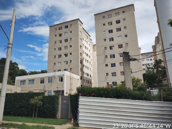 Vende-se em Sao Paulo-SP  apto, 66.98 de área total, 40.20 de área privativa,  2_qto(s), a.serv, WC, 1_sala(s), cozinha.