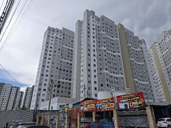 Vende-se em Sao Paulo-SP  apto, 52.98 de área total, 35.17 de área privativa,  2_qto(s), WC, 1_sala(s), cozinha.