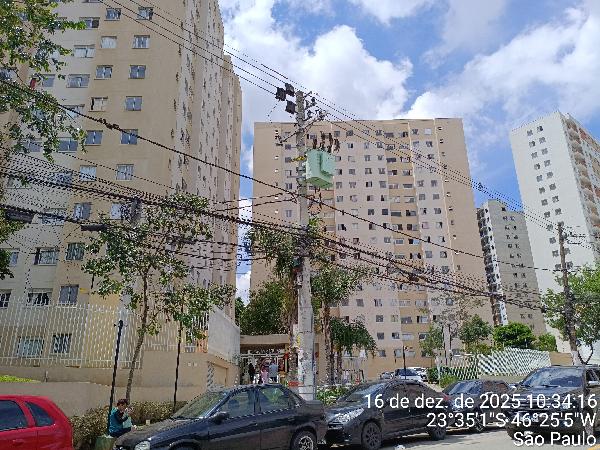 Vende-se em Sao Paulo-SP  apto, 49.90 de área total, 35.45 de área privativa,  2_qto(s), a.serv, WC, 1_sala(s), cozinha.