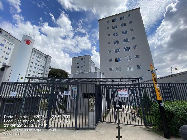 Vende-se em Sao Paulo-SP  apto, 82.82 de área total, 41.56 de área privativa,  2_qto(s), a.serv, WC, 1_sala(s), cozinha.