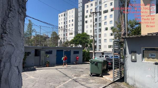 Vende-se em Sao Paulo-SP  apto, 52.46 de área total, 45.35 de área privativa,  2_qto(s), a.serv, WC, 1_sala(s), cozinha.