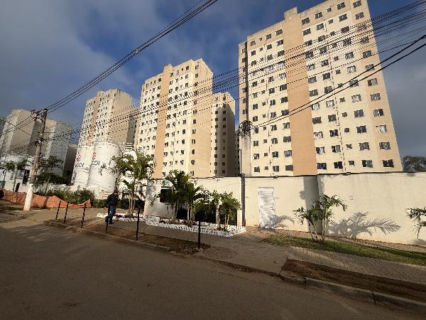 Vende-se em Sao Paulo-SP  apto, 53.66 de área total, 44.74 de área privativa,  2_qto(s), a.serv, WC, 1_sala(s), cozinha.