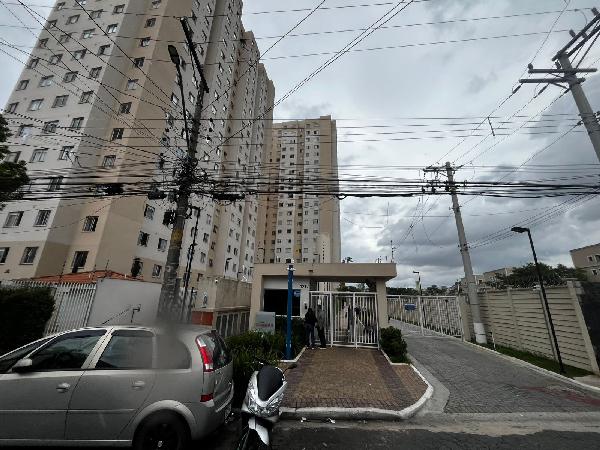 Vende-se em Sao Paulo-SP  apto, 46.44 de área total, 32.48 de área privativa,  2_qto(s), WC, 1_sala(s), cozinha.