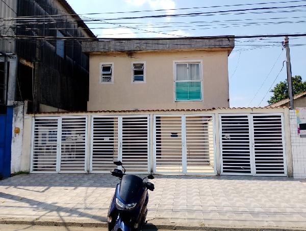 Vende-se em Sao Vicente-SP  Casa, 56.06 de área total, 46.22 de área privativa, 49.61 de área do terreno, 1_vaga(s) de garagem.