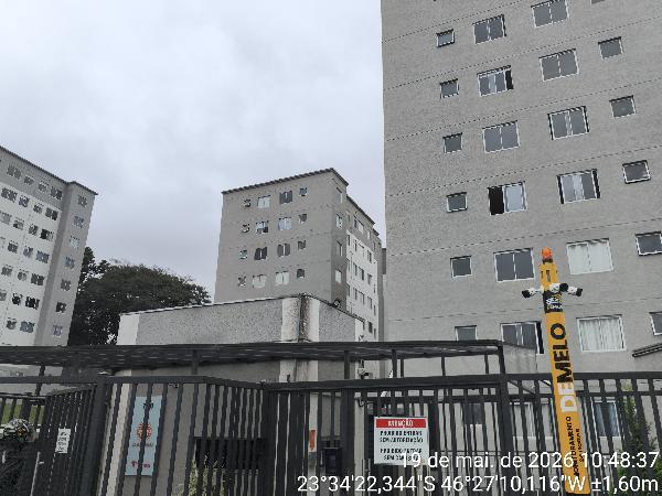 Vende-se em Sao Paulo-SP  apto, 82.82 de área total, 41.56 de área privativa,  2_qto(s), a.serv, WC, 1_sala(s), cozinha.