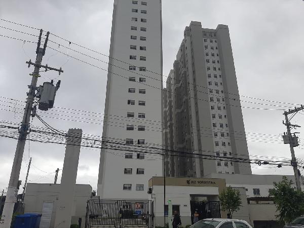Vende-se em Sao Paulo-SP  apto, 54.06 de área total, 37.90 de área privativa,  2_qto(s), a.serv, WC, 1_sala(s), cozinha.