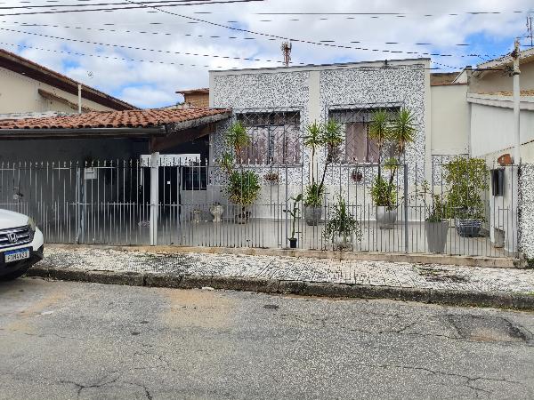 Vende-se em Taubate-SP  Casa, 174.92 de área total, 174.92 de área privativa, 288.22 de área do terreno,  3_qto(s), 2_vaga(s) de garagem.